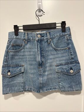 Denim Forum Light Blue Cargo Denim Mini Skirt
Size 24